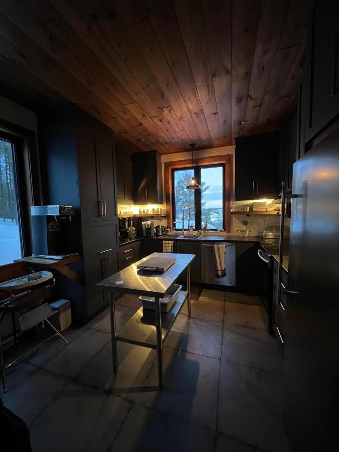 Gite Du Haut Des Arbres Saguenay Exterior photo
