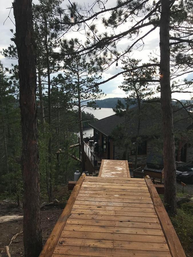 Gite Du Haut Des Arbres Saguenay Exterior photo