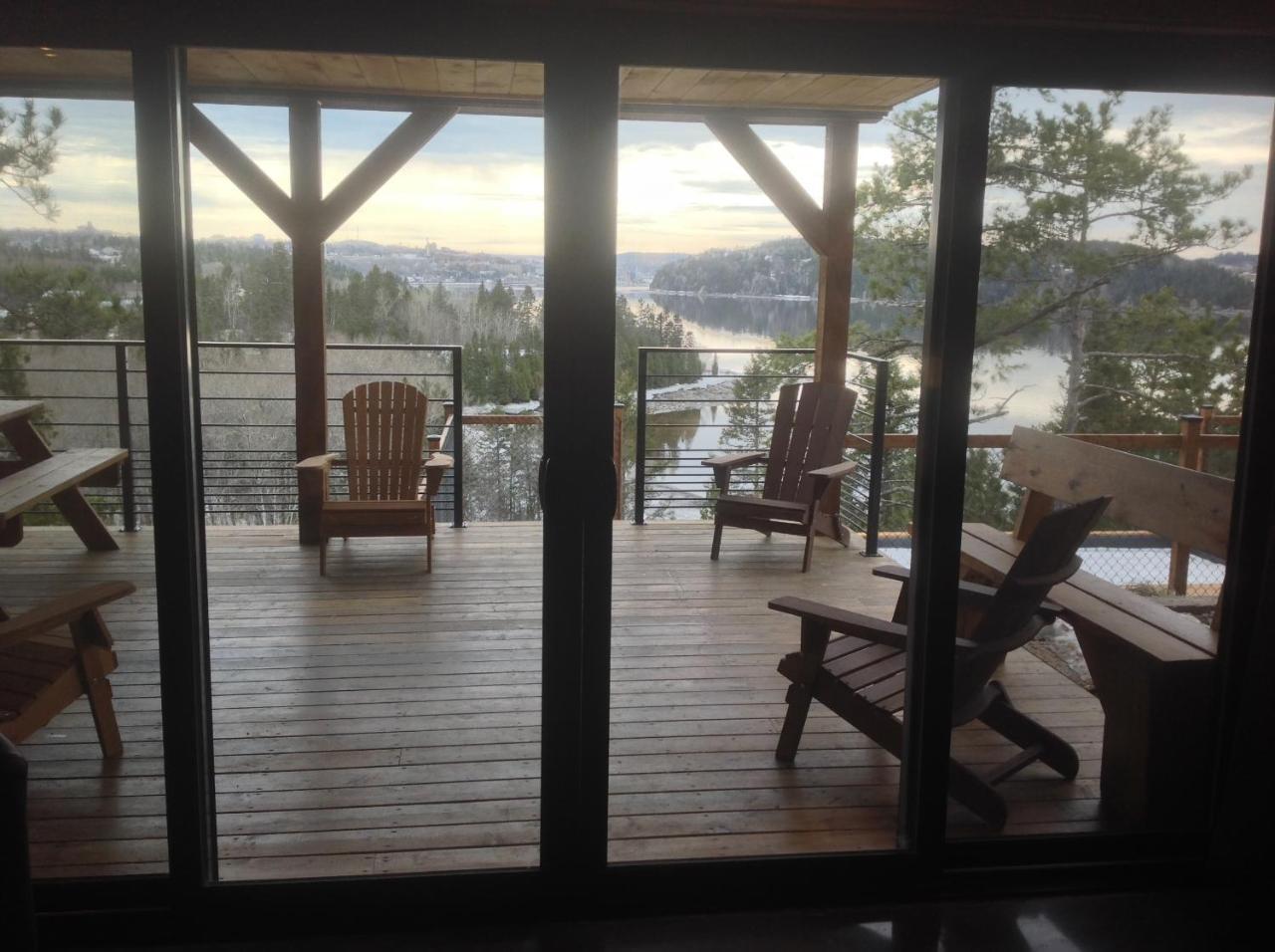 Gite Du Haut Des Arbres Saguenay Exterior photo